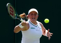 Ostapenko uzvara Vimbldonas tenisa čempionāta dubultspēļu sacensību otrajā kārtā