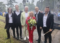 Spītējot lietum, Cēsīs atkal vadīja Imantdienu noskaņojums. Nākamgad tām — 50!