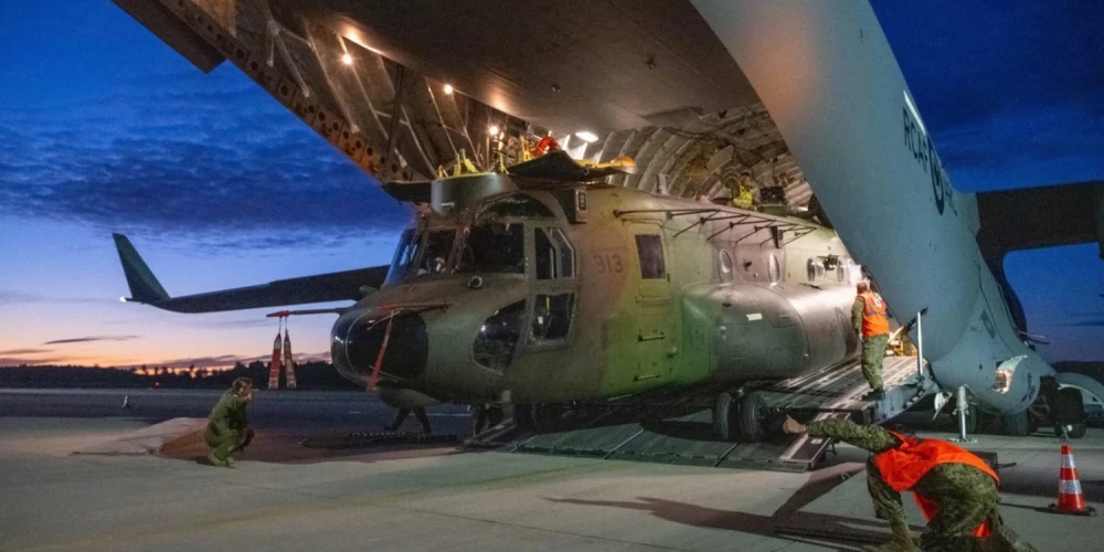 Прибытие вертолетов Chinook в Латвию.