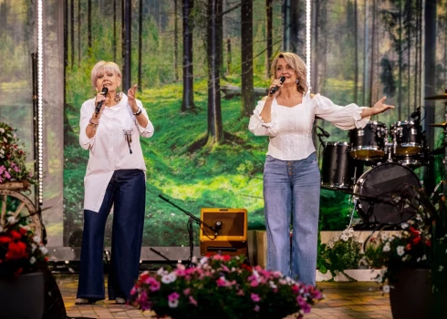 Šogad Latvijas sirdsdziesmas finālā duets "Tēva meitas" piedalījās ar dziesmu "Laimes pietura". Savukārt pirms fināla, kad tā mūziķi iepazīstināja ar jaunākajiem veikumiem, māsīcas prezentēja savu jaunāko dziesmu "Dzīves laiviņa".