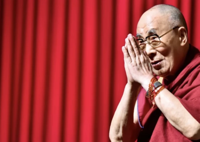 Dalailama svin 90. dzimšanas dienu