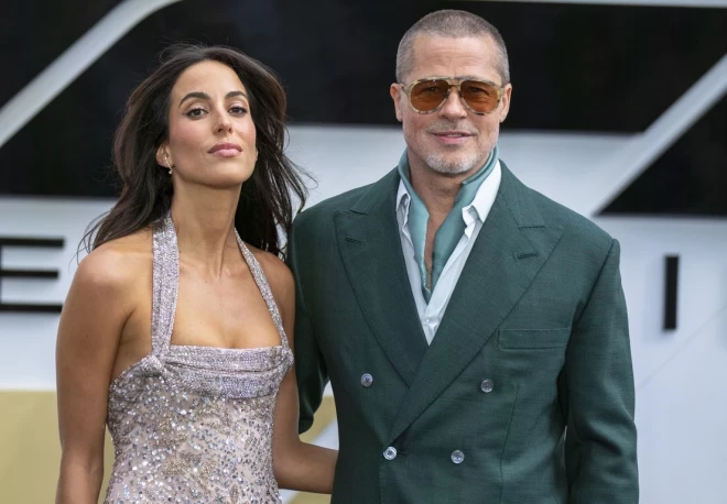 С 2022 года Питт встречается с Инес де Рамон.