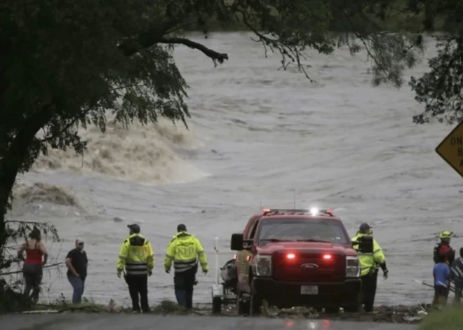 VIDEO: plūdos ASV Teksasas štatā bojāgājušo skaits sasniedzis 70