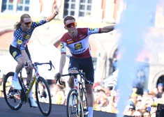 "Tour de France": Toms Skujiņš otrajā posmā finišē 59. vietā