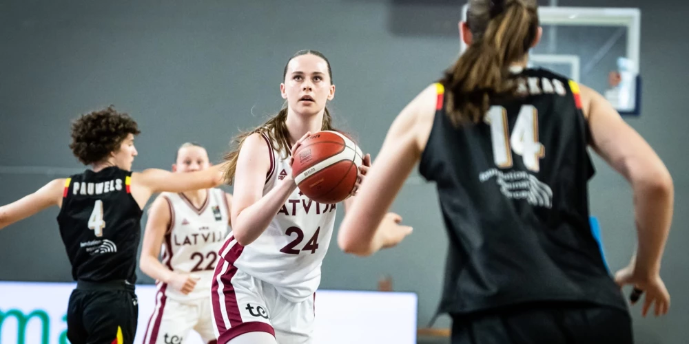 Pirmajos divos mačos Latvijas U-18 izlases rindās pārliecinoši sekmīgākā bijusi Anna Liepiņa.