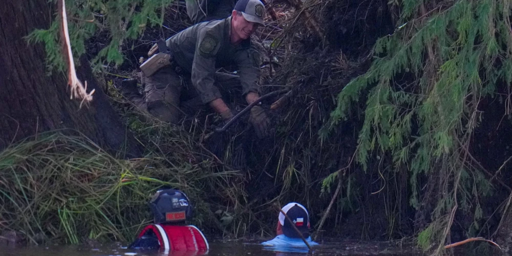 Teksasu pārņēmuši ekstrēmi plūdi.