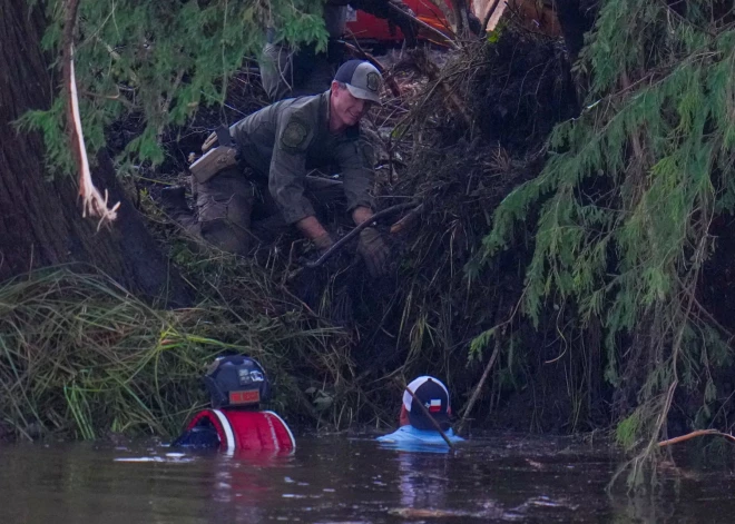 Teksasas plūdos bojā gājuši vismaz 82 cilvēki, tostarp 28 bērni