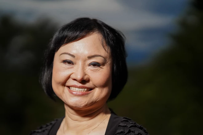 Meitene no foto - Kima Fuka pieaugušā vecumā.