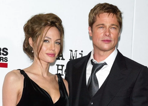 Andželina Džolija un Breds Pits 2007. gadā.