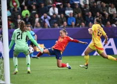 Spānijas dāmas saplosa Beļģiju un nodrošina ceļazīmi uz Eiropas futbola čempionāta ceturtdaļfinālu