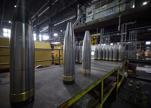 ASV Aizsardzības ministrija drīz pēc tam, kad Savienoto Valstu prezidents Donalds Tramps bija apsolījis Ukrainai jaunas ieroču piegādes, pirmdien paziņoja, ka ieroči jau tiek sūtīti.