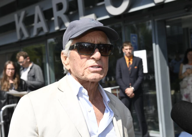 “Negribu nomirt filmēšanas laukumā” – Maikls Duglass atklāj, kāpēc pamet aktiermākslu