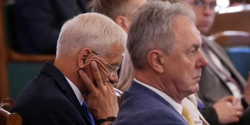 Pēc bijušā premjera Krišjāņa Kariņa (JV) lidojumu skandāla valdība šodien lems par grozījumiem Ministru kabineta noteikumos par kārtību, kādā atlīdzināmi ar komandējumiem saistītie izdevumi.