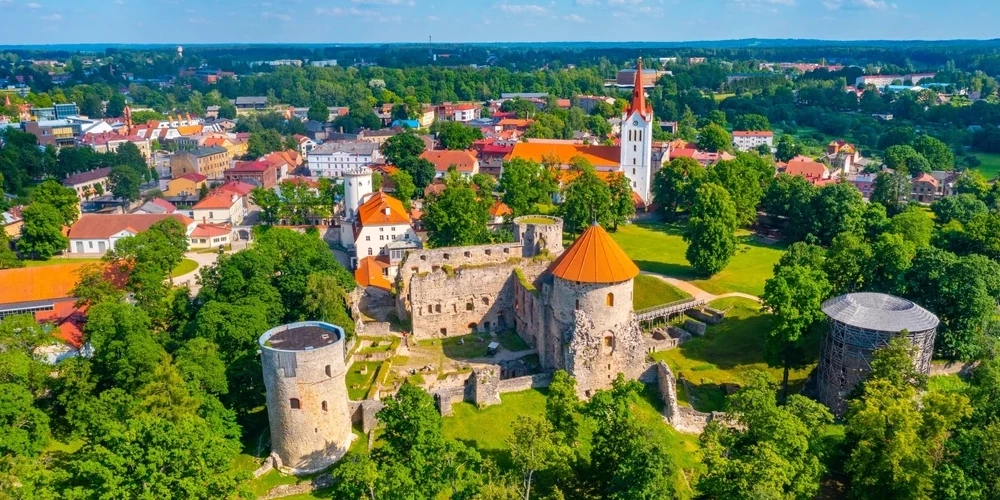 No 18. līdz 19. jūlijam Cēsis aicina uz tradicionālajiem svētkiem "Cēsis 819", kuros sagaidāma plaša kultūras, izklaides un ģimenes aktivitāšu programma.