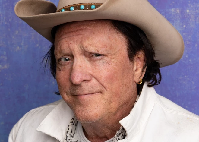 Holivudas sliktais zēns Maikls Medsens pirms nāves beidzot bija pārvarējis cīņu ar alkoholu