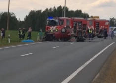 Šausmu aina uz šosejas Ludza–Zilupe: motociklists tik cieši ietriecies mašīnā, ka bijis grūti atšķirt abus vadītājus