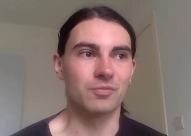 Проживавшего в Латвии гражданина РФ внесли в черный список за "левые" идеи