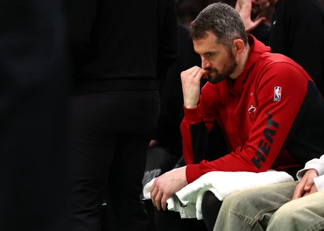 VIDEO: NBA čempions Kevins Lavs asprātīgi reaģē uz savu aizmainīšanu