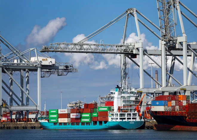 Eiropas lielākā osta sākusi gatavoties karam ar Krieviju