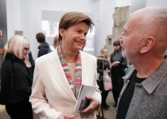Ko arhīvi tev pastāsta: Baibas Bražes jaunības dienu “slepenā” autobiogrāfija. DOKUMENTU FOTO