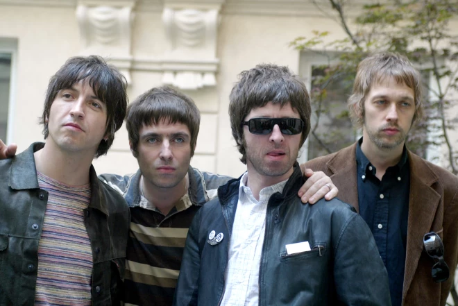 Grupa "Oasis" 2000. gadu sākumā.