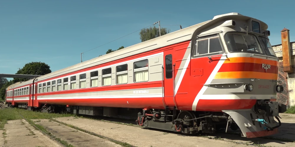 Izskanējusi prasība nekavējoties pārtraukt Latvijas Dzelzceļa izsoli, kurā pārdod kādu īpašu dīzeļvilcienu - motrisi.