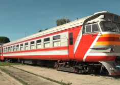 Aicina nekavējoties pārtraukt Latvijas Dzelzceļa izsoli, kurā pārdod kādu īpašu vilcienu. FOTO