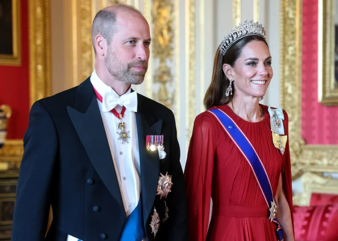 ФОТО: принцесса Кэтрин блистала в красном платье и тиаре принцессы Дианы на банкете в честь Макрона