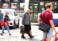 Kāpēc negribam ņemt darbā pensionārus? Pat pēc 50 gadu vecuma ir divreiz mazāk iespēju tikt izraudzītiem vakancei