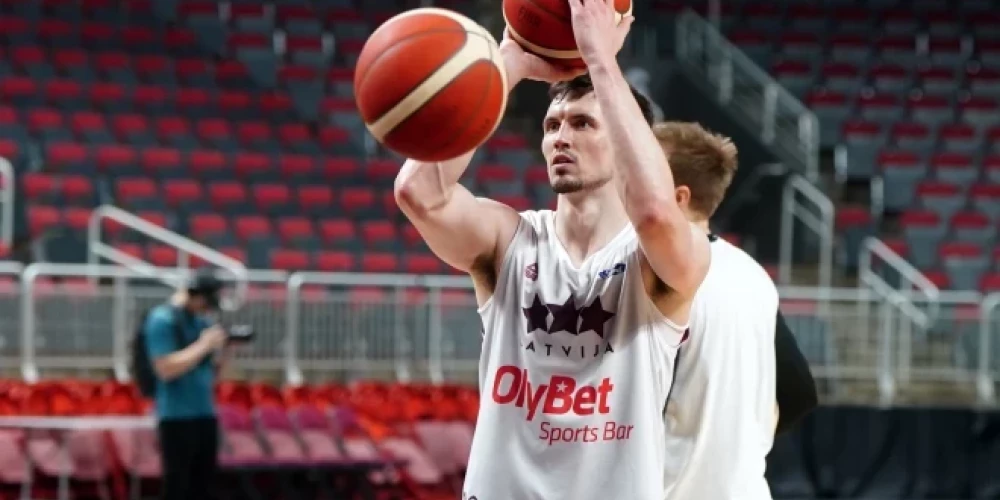 Rodions Kurucs ar Latvijas basketbola izlasi sācis gatavoties Eiropas čempionātam.