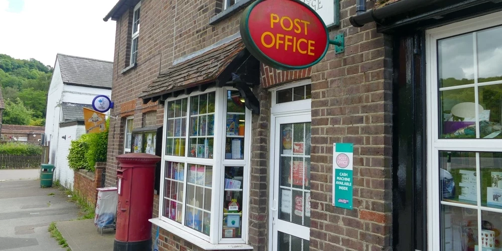 За аккуратной вывеской скрывались грязные дела.