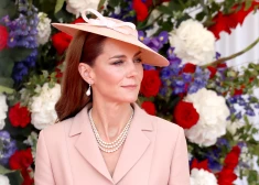 Princese Ketrīna pirmo reizi uzvelk "Dior" tērpu. Lūk, kāpēc!