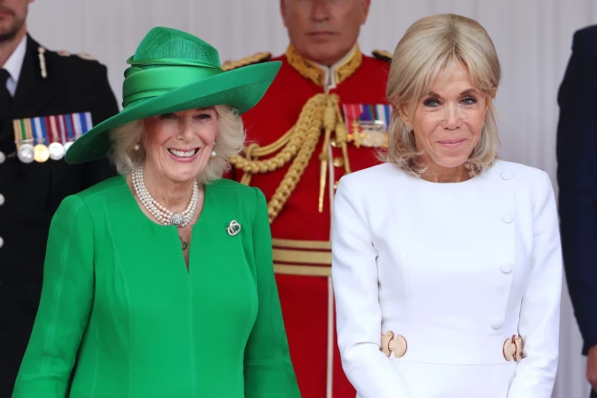Karaliene Kamilla un Francijas pirmā lēdija Brižita Makrona.