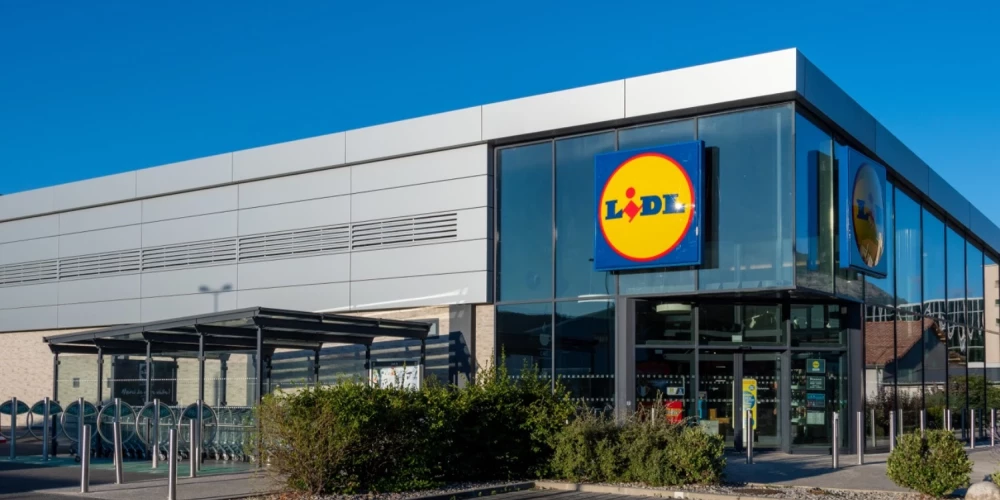 Tiesa liek "Lidl" par maldinošām reklāmām konkurentam Francijā maksāt 43 miljonus eiro.