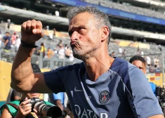 Madrides "Real" saņem karalisku pērienu no PSG, kuru FIFA Klubu pasaules kausa finālā gaida "Chelsea"