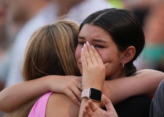 Bojāgājušo skaits plūdos Teksasā pieaudzis līdz 120