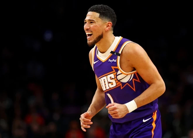 Par sezonā pelnošāko NBA basketbolistu kļūst Fīniksas "Suns" līderis Devins Bukers