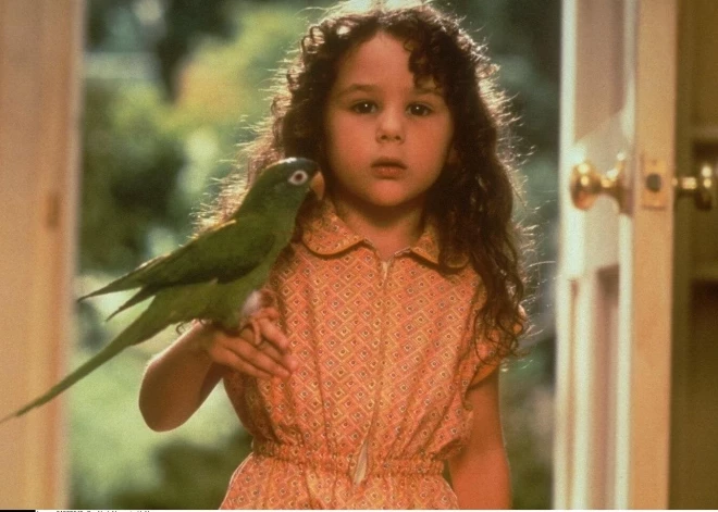 2000. gados viņa bija visur – bērnu filmu zvaigzne izrādās slavena aktiera māsa