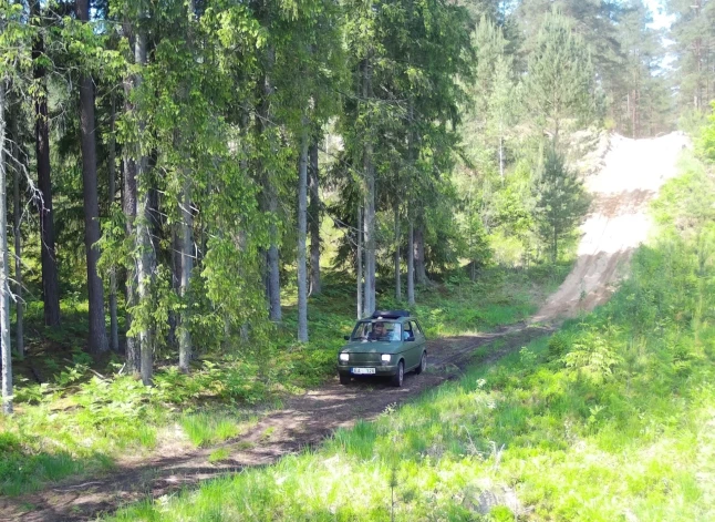 Bezatbildīgi braucēji Pierīgas mežu tekas pārvērš par lielceļiem.