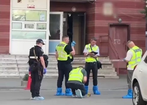 Notikuma vietā darbu sāka rajona un galveno policijas iecirkņu izmeklēšanas un operatīvās grupas, kriminālizmeklēšanas darbinieki, kinologi un citi dienesti.