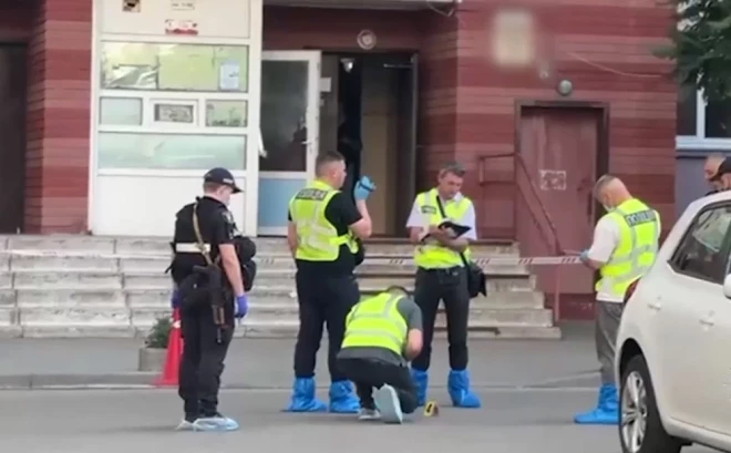 Notikuma vietā darbu sāka rajona un galveno policijas iecirkņu izmeklēšanas un operatīvās grupas, kriminālizmeklēšanas darbinieki, kinologi un citi dienesti.