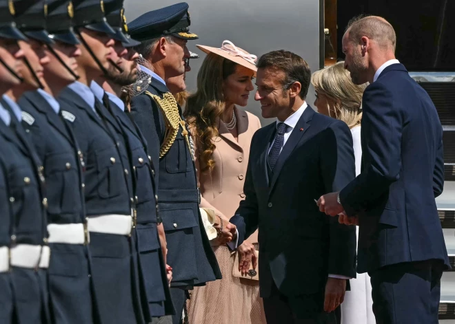 Francijas pirmā lēdija izteikusi Velsas princesei komplimentu, ziņo lasītājs pēc lūpām.