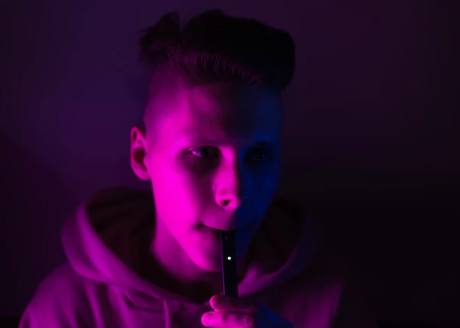 В Литве 15-летний подросток скончался после отравления вейпом