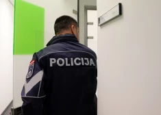 Погибшим в перестрелке в Литве мужчина оказался подозреваемым в двойном убийстве в Плявниеках