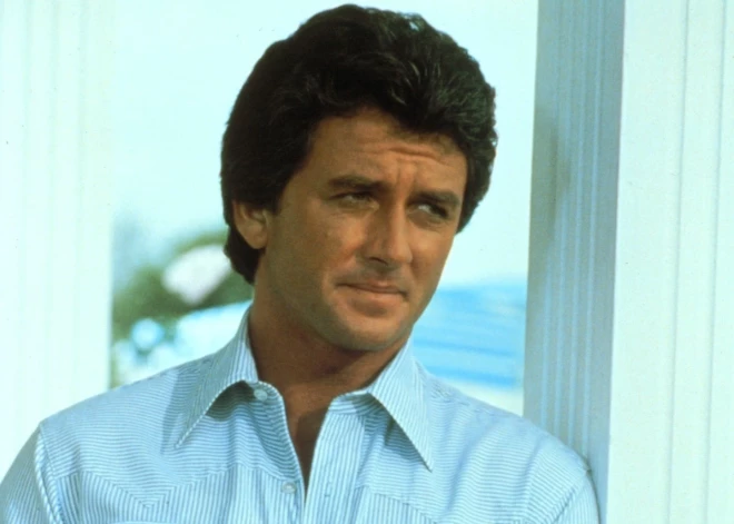 Holivudas aktieris, kurš iekaroja sieviešu sirdis seriālā “Dalasa”, tagad cep maizi