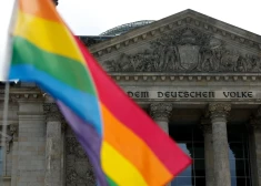 Vācijas parlaments aizliedzis deputātiem savos birojos izkārt varavīksnes karogus