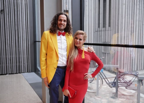 Gatis Babris un Maija Stuģe vismaz trīs gadus dzīvojuši kā ar rozē saulesbrillēm.