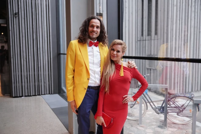 Gatis Babris un Maija Stuģe vismaz trīs gadus dzīvojuši kā ar rozē saulesbrillēm.