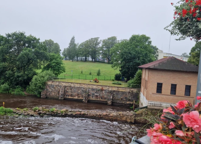 Līvānu novadā intensīvo nokrišņu dēļ vairākās vietās izveidojušies lokāli plūdi