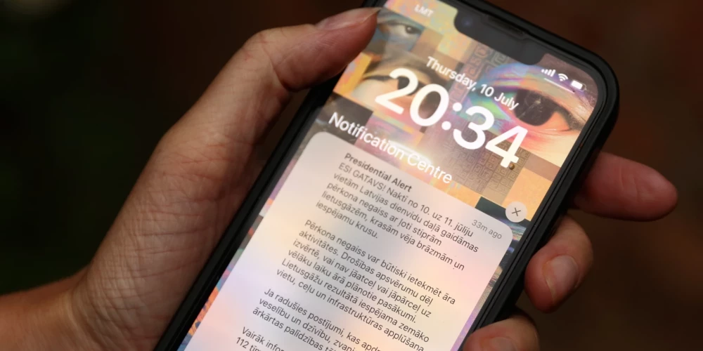 В Латвии впервые используется технология Cell Broadcast для оповещения людей о сильных ливнях.